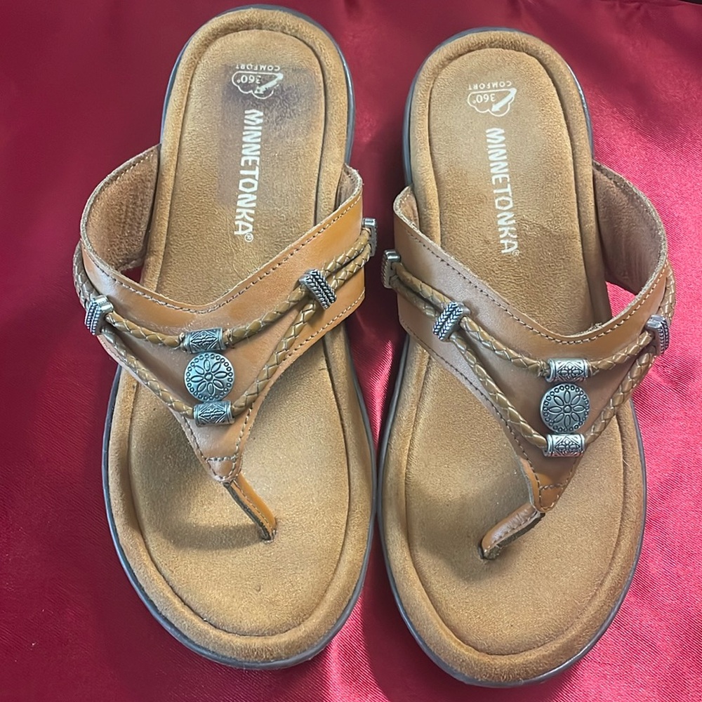 Super cute cognac colored sandals